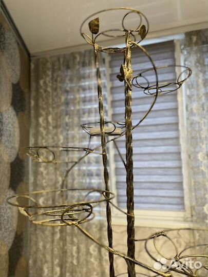 Кованая стойка под цветы