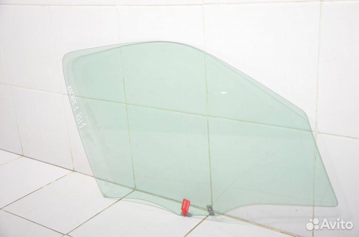 Стекло двери переднее правое Ford Escape EP3 3.0