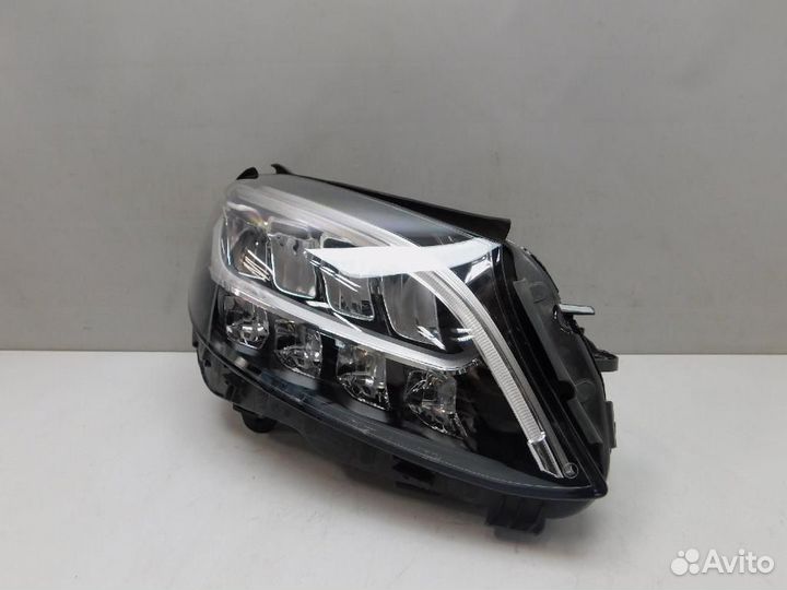 Фара правая Mercedes-Benz C-Class