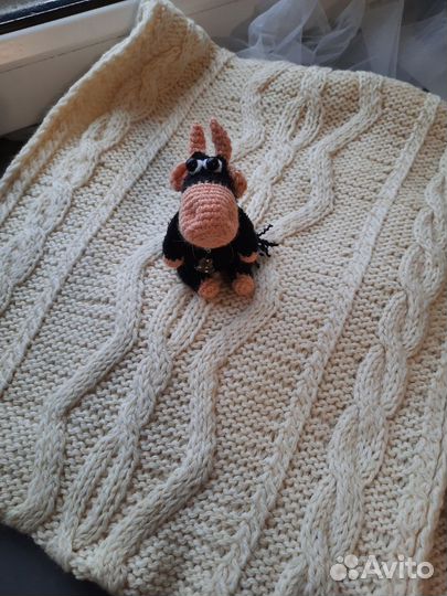 Шарфы и палантины.Вязаный спицами палантин