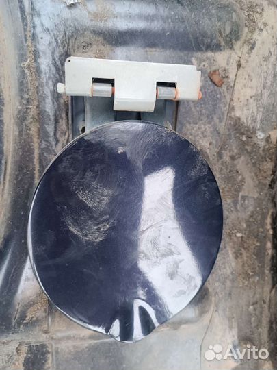 Лючок бензобака Лада Калина 1