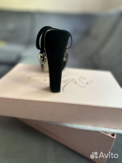 Босоножки Calipso