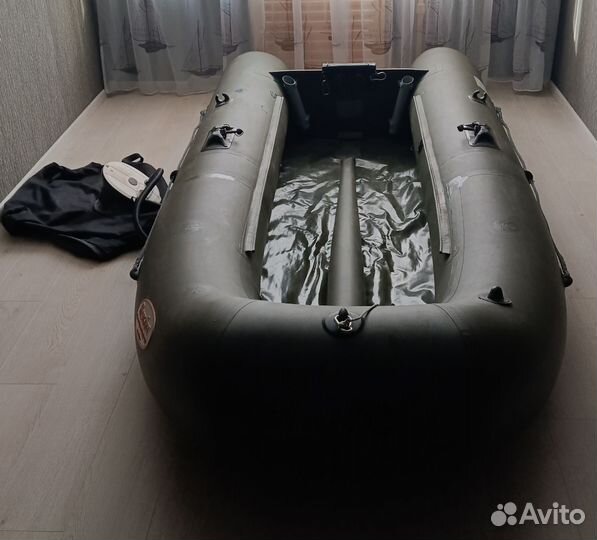 Лодка пвх Вельбот 3 м с мотором Хенкай 3.6 б/у