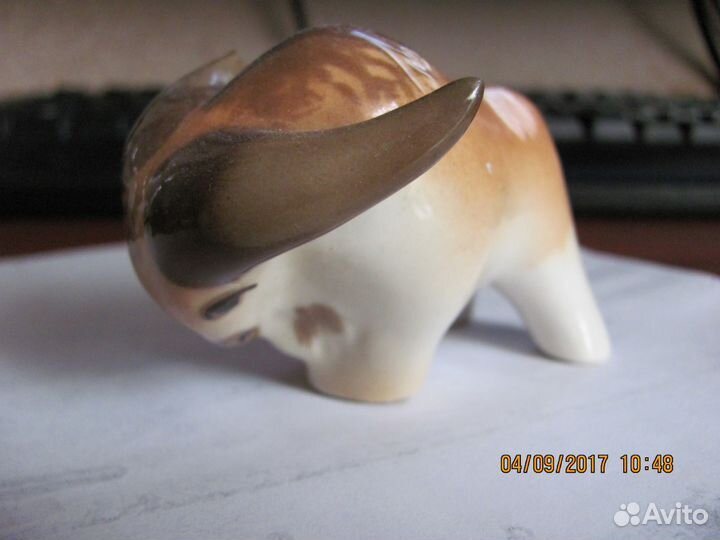 Статуэтка фарфоровая 