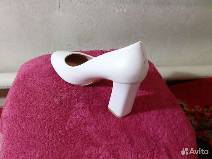 Туфли женские 37 размер новые