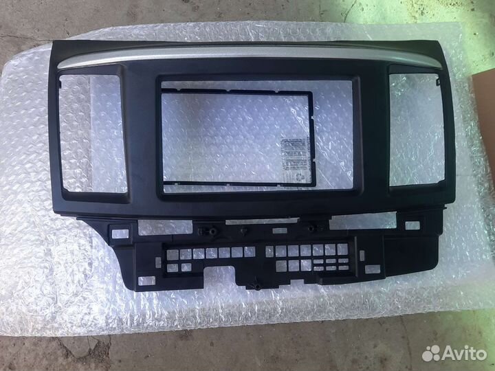 Рамка для 2 din магнитолы Lander 10