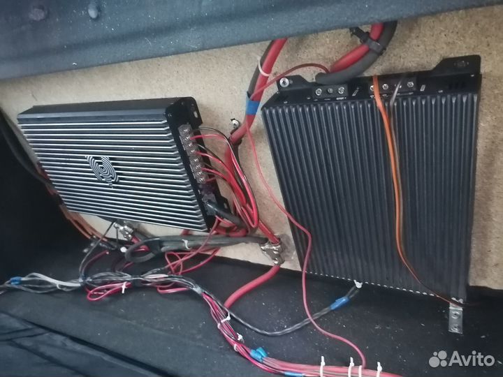 Сабвуфер jbl 1220B