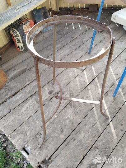 Кованная цветочница