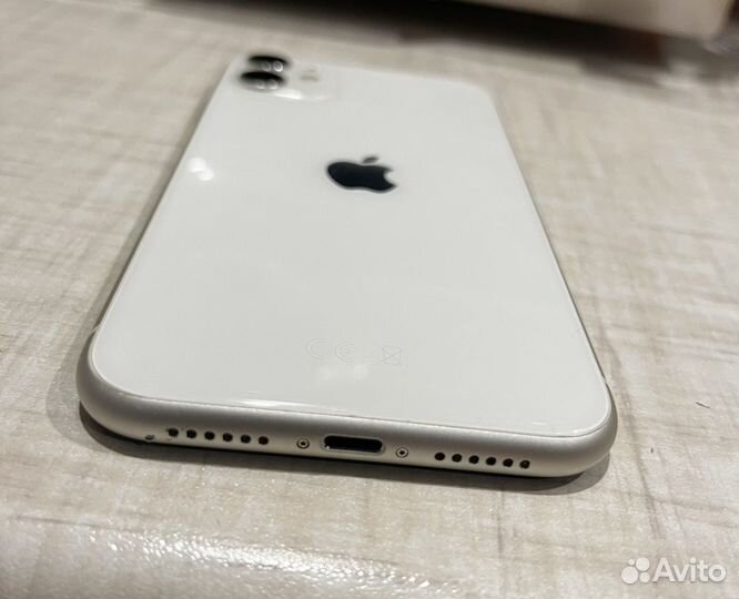 iPhone 11, 64 ГБ