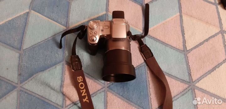 Цифровой фотоаппарат Sony DSC-H1