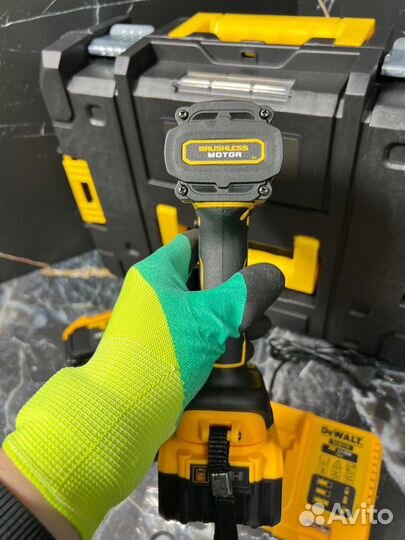 Гайковерт аккумуляторный dewalt dcf 922 новый