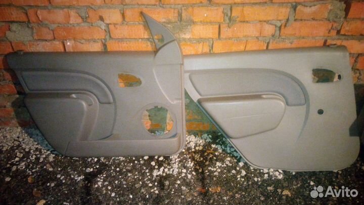 Дверные карты на Рено Логан