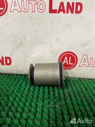 Сайлентблок переднего рычага Toyota Land Cruiser