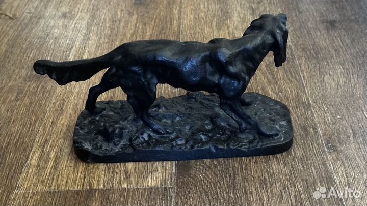 Статуэтка собаки