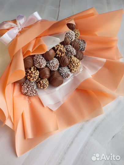 Клубника в шоколаде подарок,букет