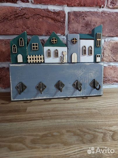 Ключница с домиками