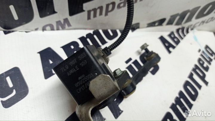 Датчик высоты дорожного просвета передний