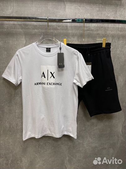 Костюм: шорты и футболка Armani