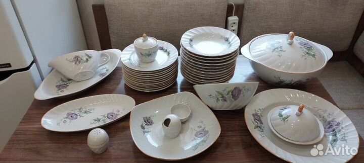 Набор столовой посуды на 12 персон