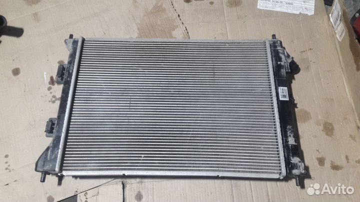 Kia ceed JD радиатор охлаждения оригинал