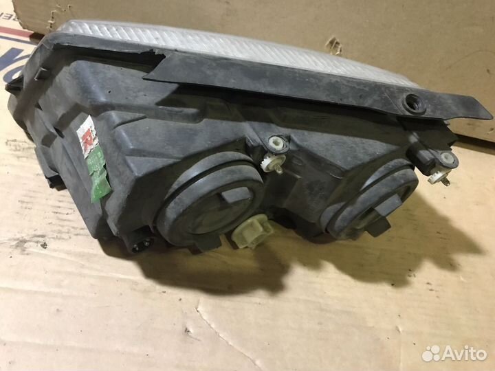 Фара правая левая Passat B5,Дефект креплений