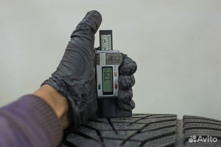 Hankook Winter I'Cept Evo 3 X W330A 265/40 R21 и 295/35 R21 105V