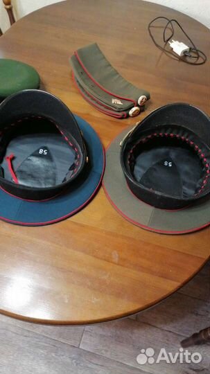 Фуражки, пилотки