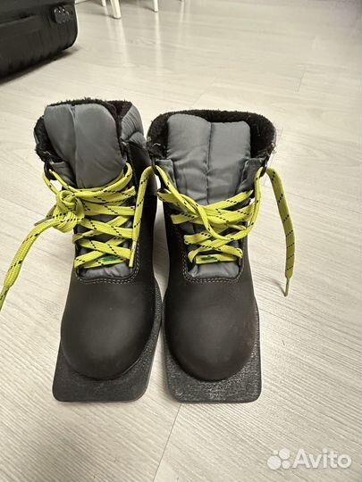 Лыжные ботинки