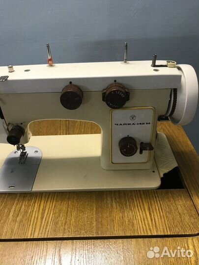 Швейная машинка чайка 142м
