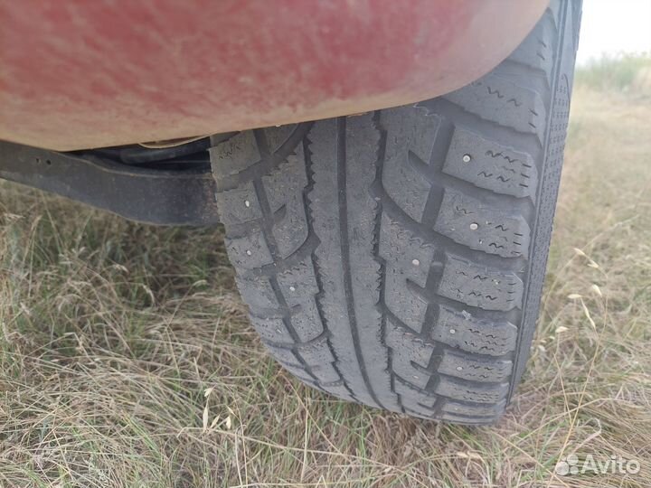 Kumho I'Zen RV Stud KC16 225/70 R16