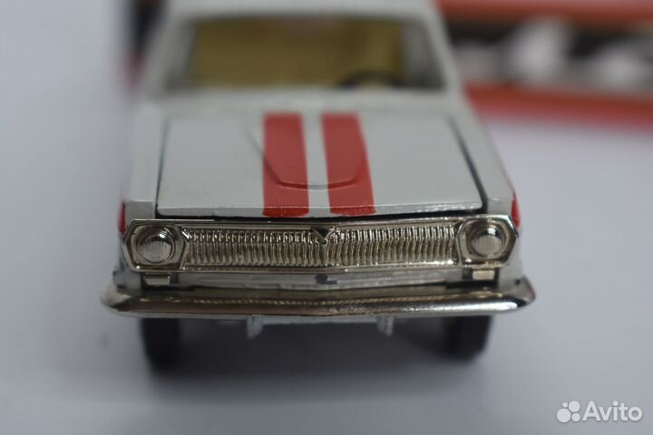 Волга Газ 2402 А24 Скорая помощь Модель 1:43