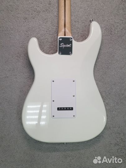 Fender squier bullet Stratocaster HSS Arctic White