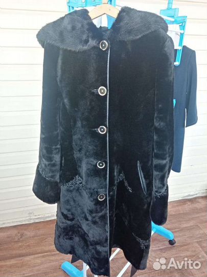 Шуба мутоновая с капюшоном