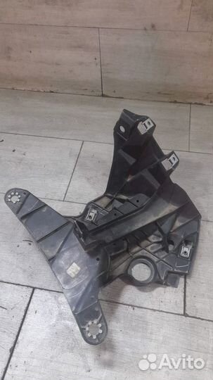 Кронштейн крыла передний правый Bmw X5 F15 С 2013