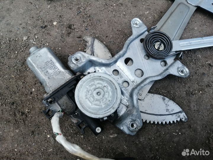 Стеклоподъемник передний правый Toyota LC Prado 90