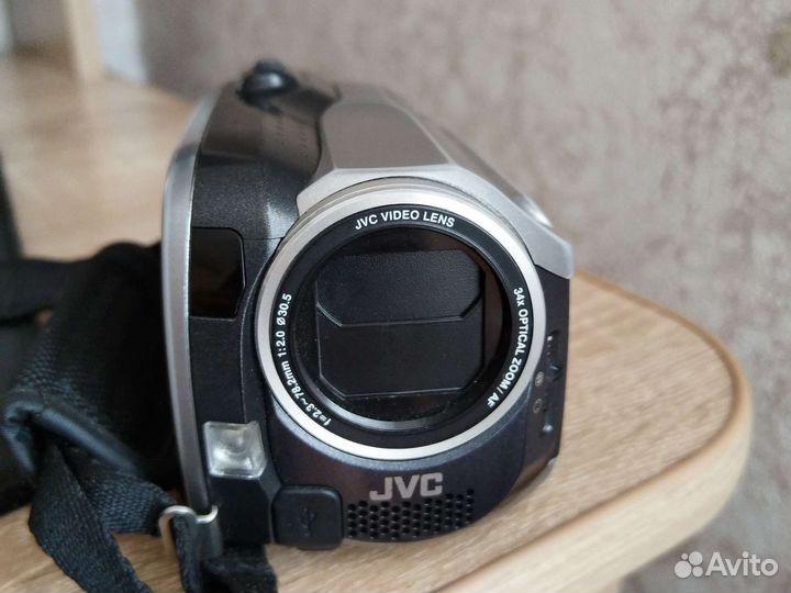 Видеокамера jvc everio GZ-MG135E