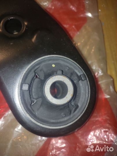 Новый рычаг подвески Toyota Corolla 150