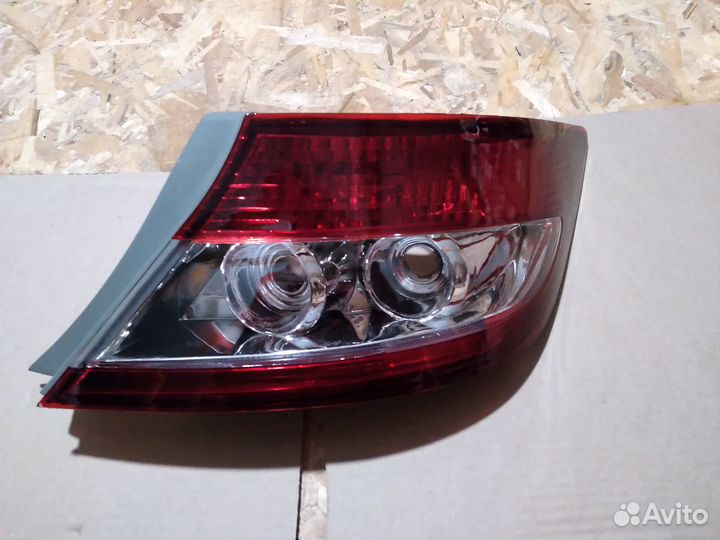 Фонарь задний правый honda FIT aria 02-04 4D