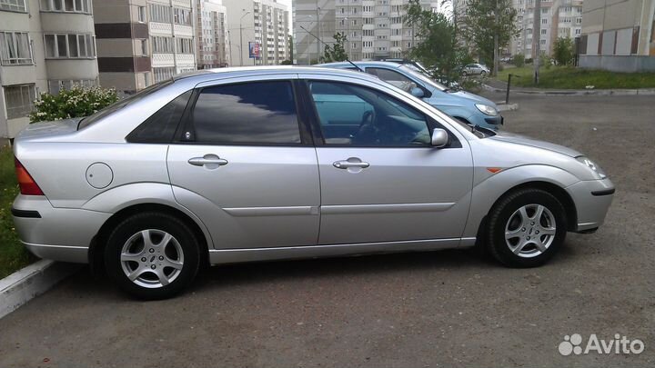 Стекло боковое перед. правое Ford Focus 04-11 XYG