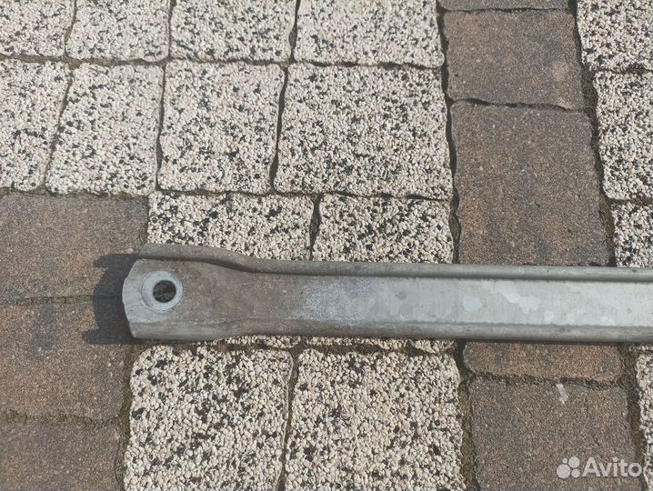 Распорная планка Mercedes W253