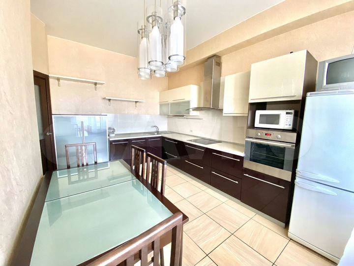 2-к. квартира, 70 м², 10/16 эт.