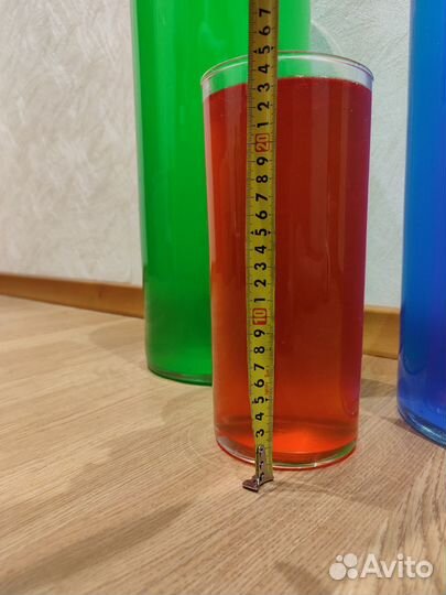 Три стеклянные вазы