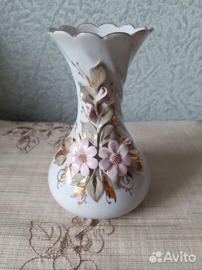 Ваза ручной работы. СССР. Кисловодский фарфор