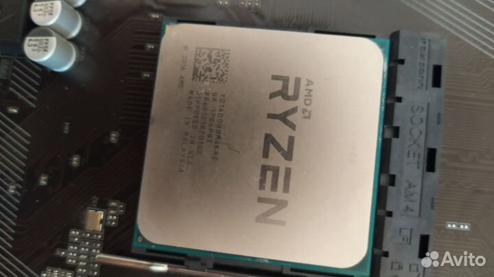 Материнская плата с процессором Ryzen 5 1400