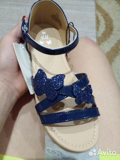 Продам босоножки для девочки
