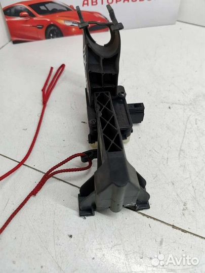 Привод лючка бензобака