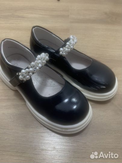 Сандали школьные