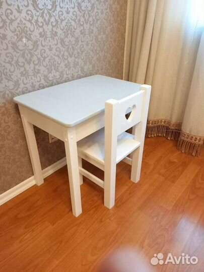 Стол и стульчики из массива дерева