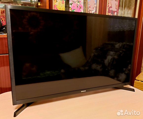 Телевизор Samsung Smart TV новый, 32"