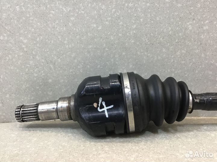 Полуось передняя правая Toyota Avensis II 2003-200